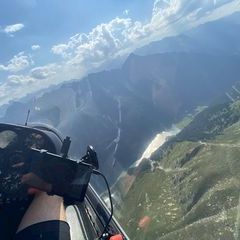 Flugwegposition um 14:42:26: Aufgenommen in der Nähe von Gemeinde Mayrhofen, Österreich in 2537 Meter